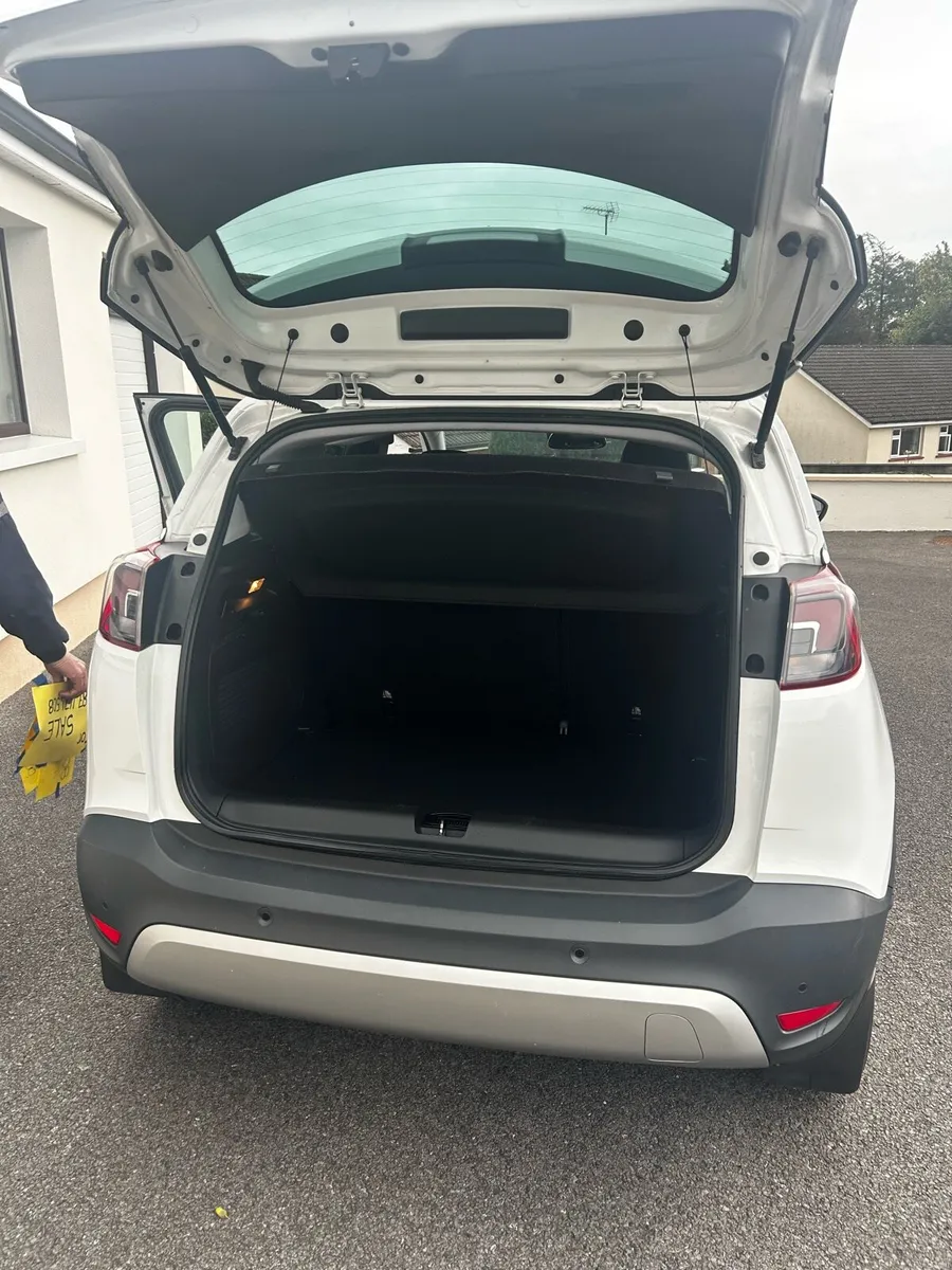 192 Vauxhall CrosslandX - Image 4