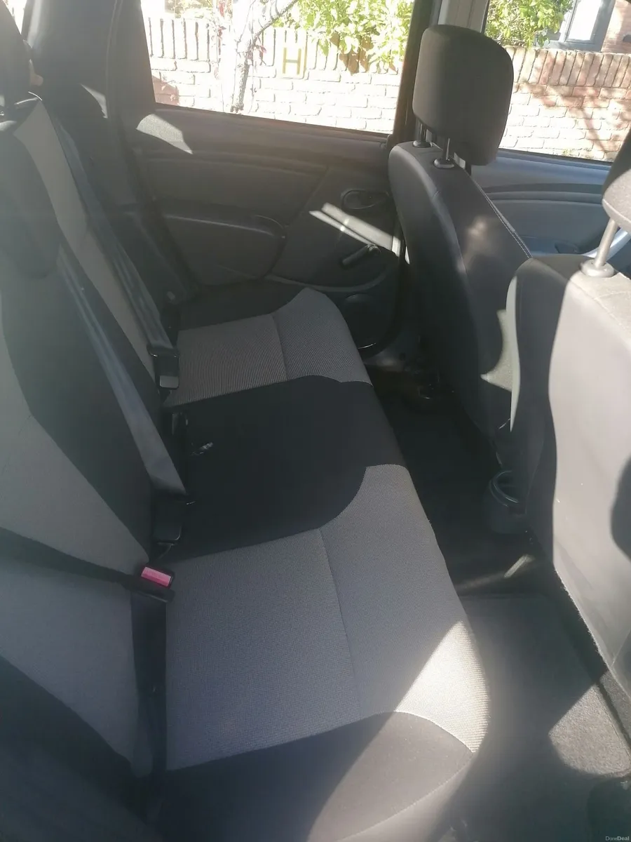 Dacia Duster 2015 - Image 2