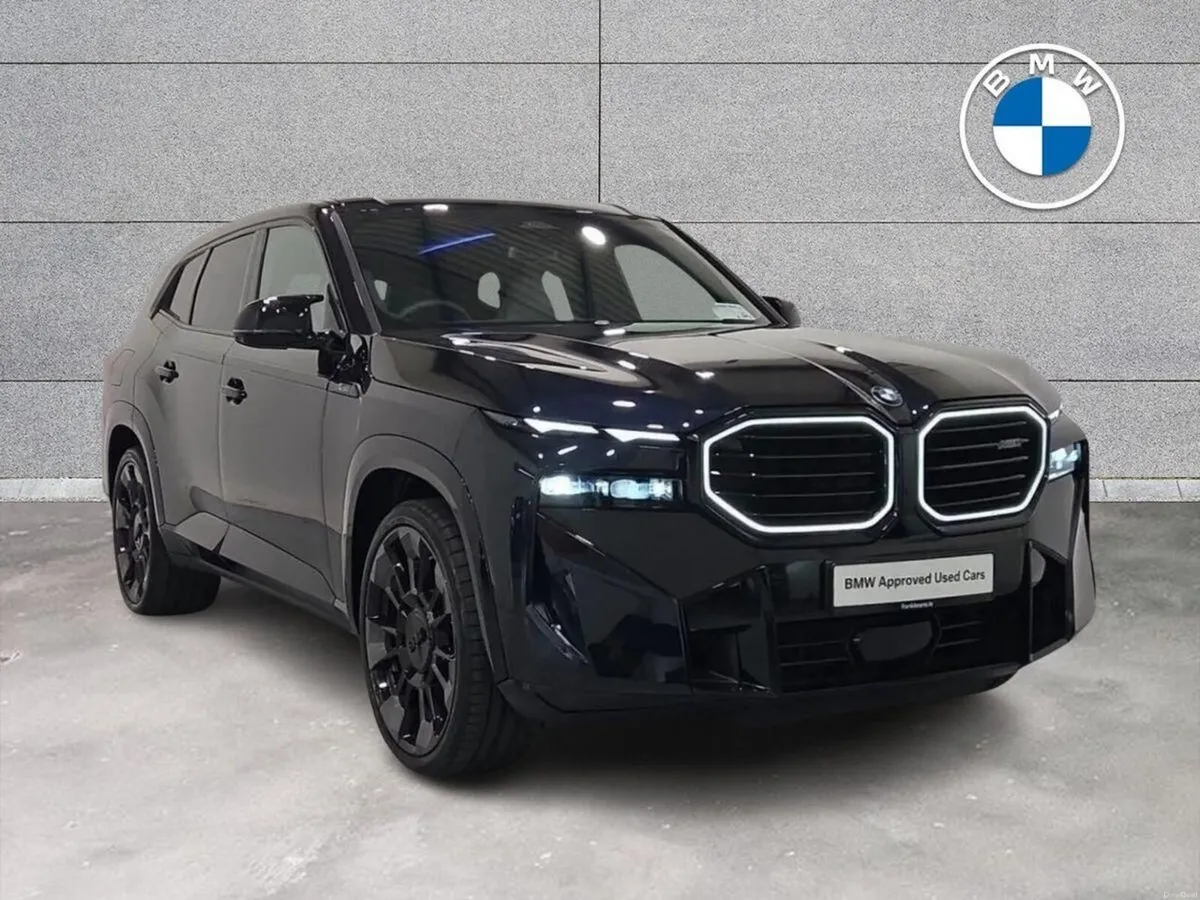 BMW XM 50e - Image 1