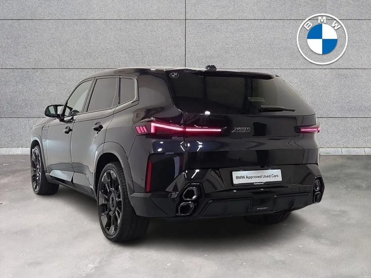 BMW XM 50e - Image 2