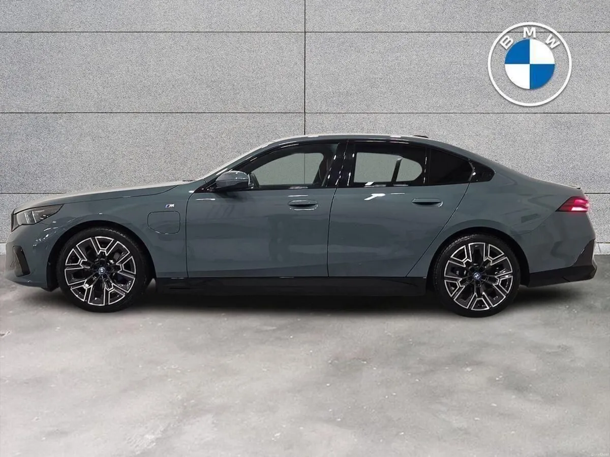 BMW 5-Series 530e M Sport Pro Saloon - Image 3