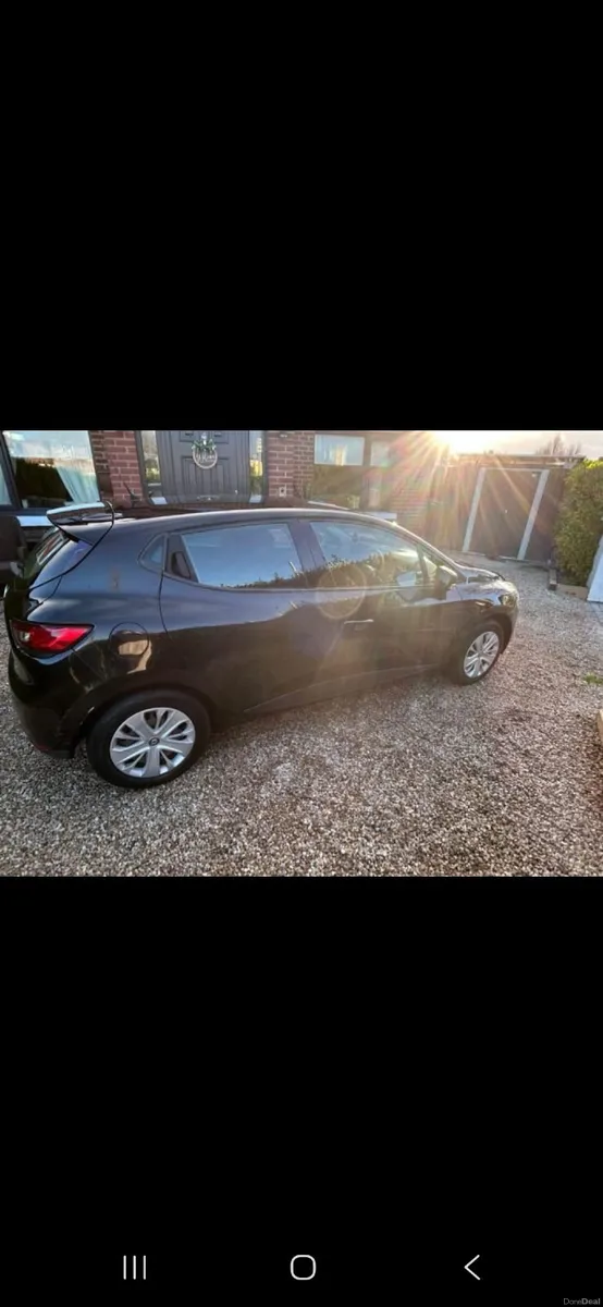 Renault Clio 2016 - Image 1