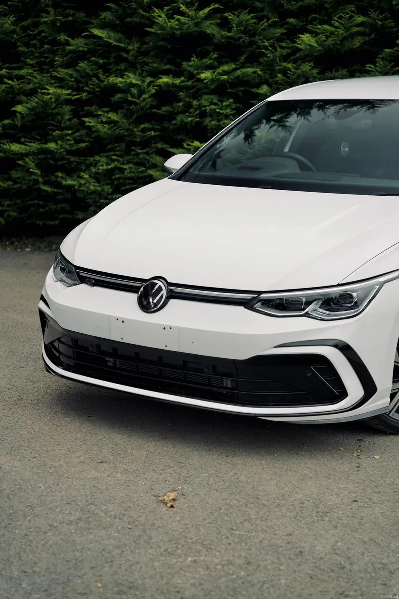 Volkswagen Golf R-Line 2024 | Premium Sporty - Image 4
