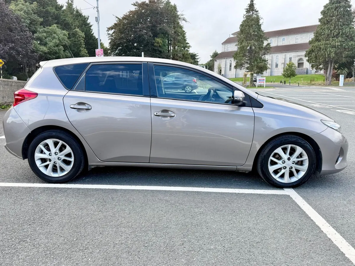 Toyota auris - Image 3