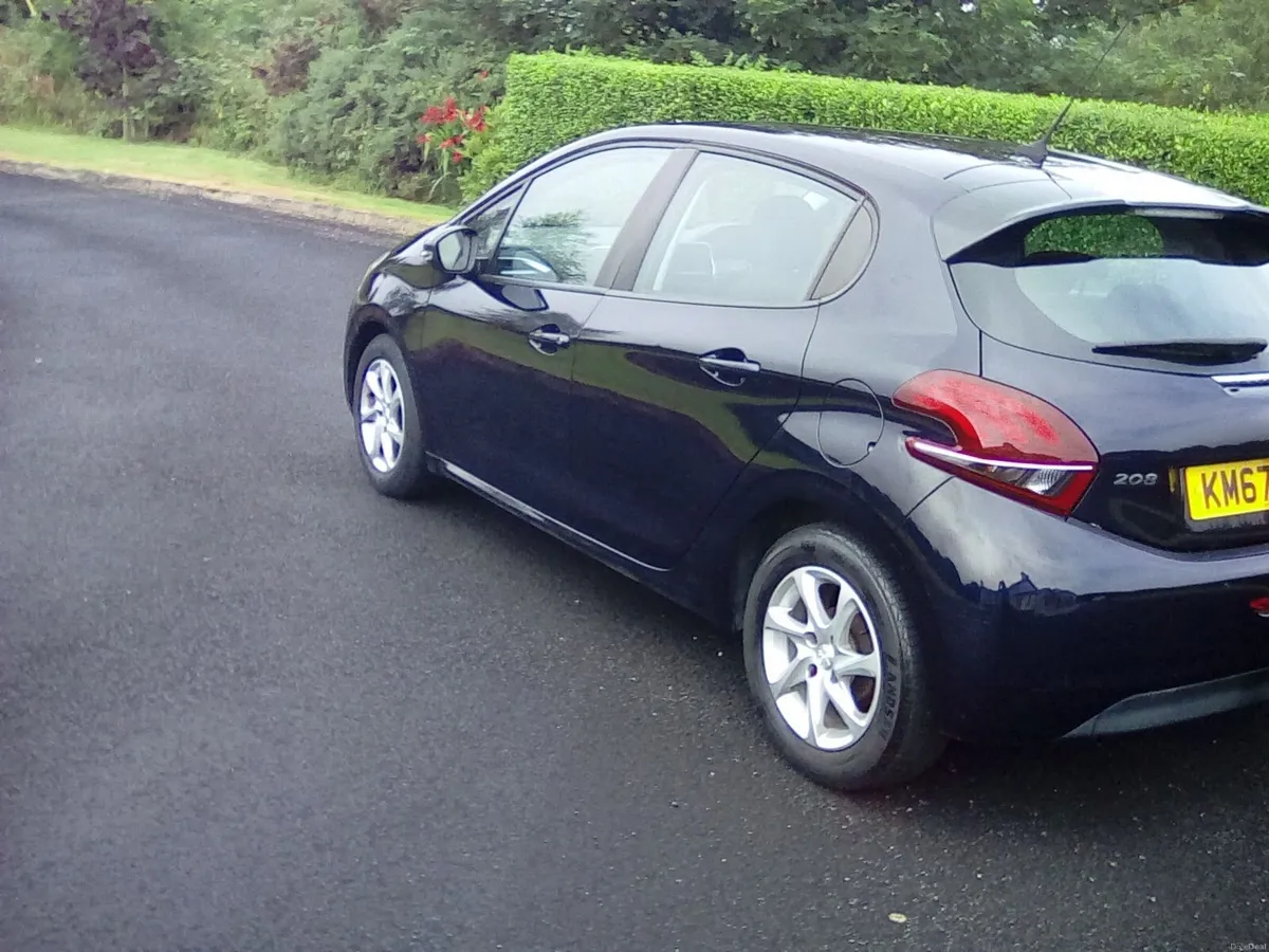 Peugeot 208 2017 - Image 2