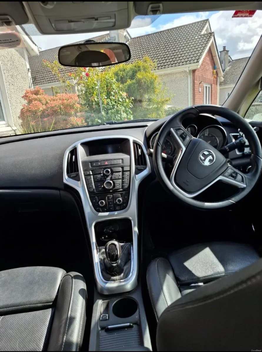 Vauxhall Astra 2011 - Image 2