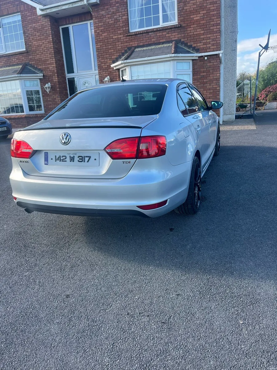 Volkswagen Jetta - Image 6