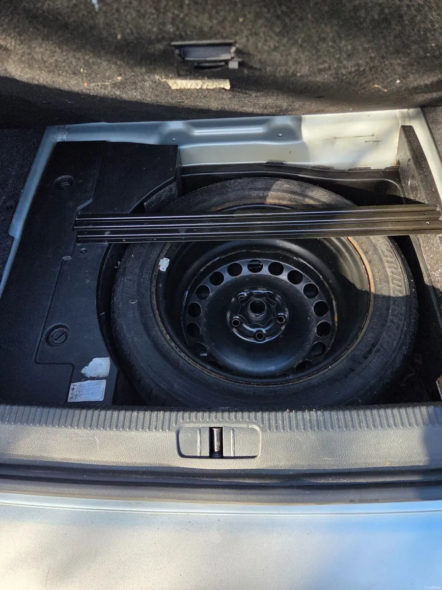 Volkswagen Passat 2006 - Image 6