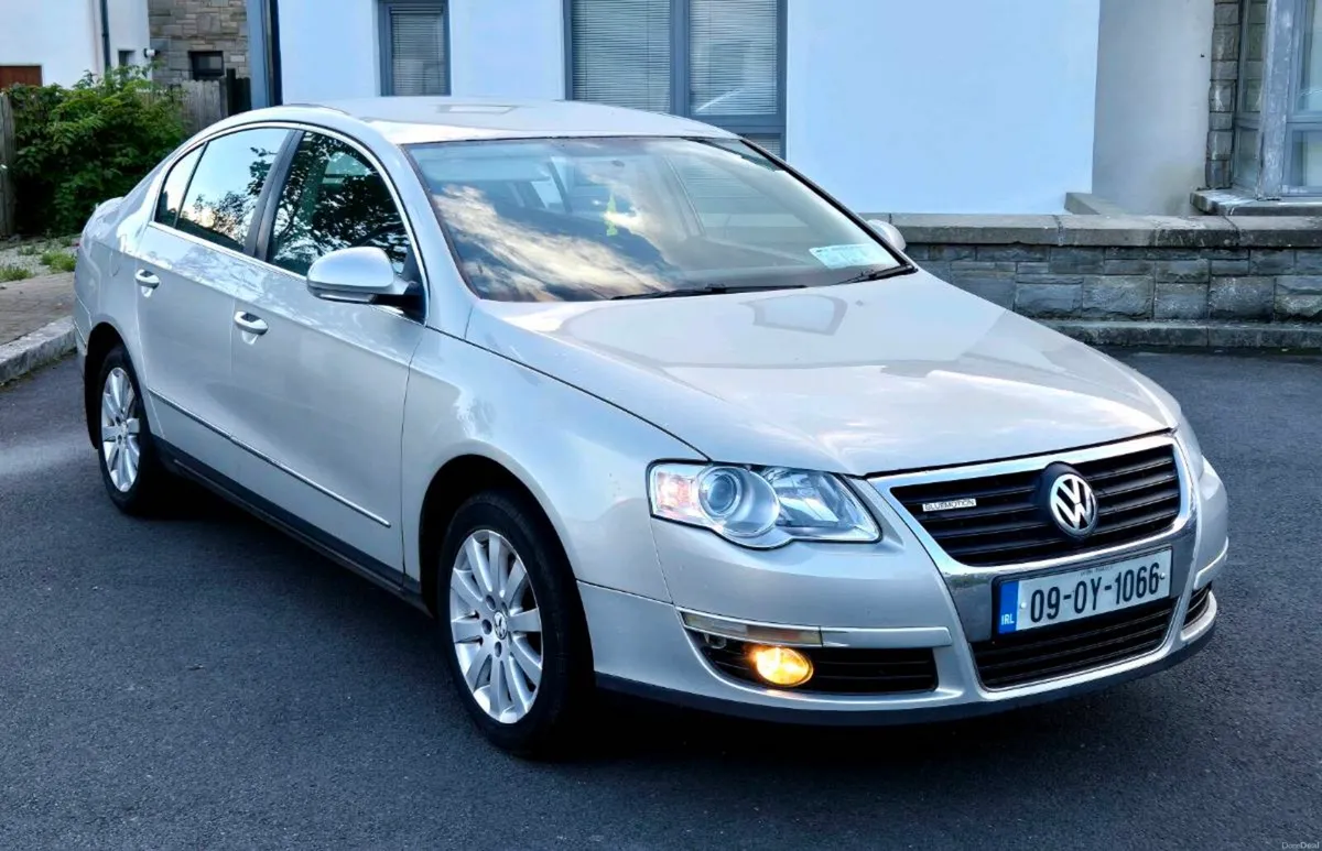 2009 Volkswagen Passat 2.0 TDI - Image 1
