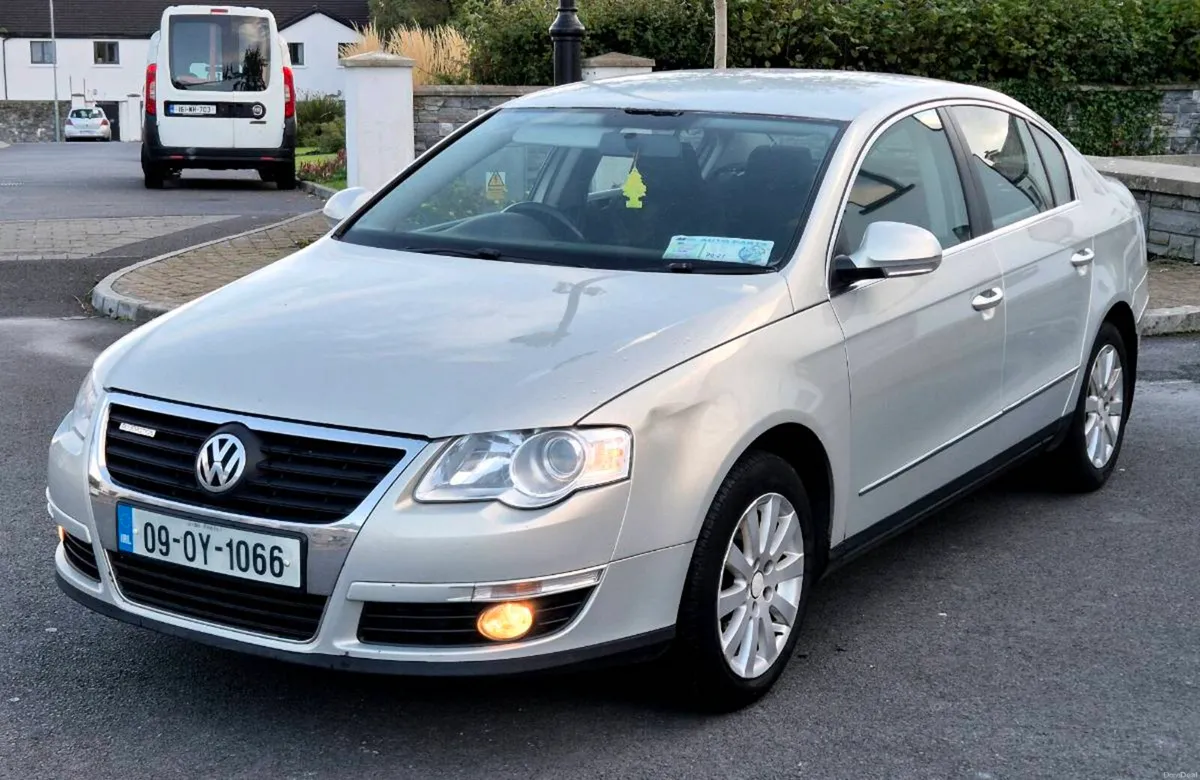 2009 Volkswagen Passat 2.0 TDI - Image 3