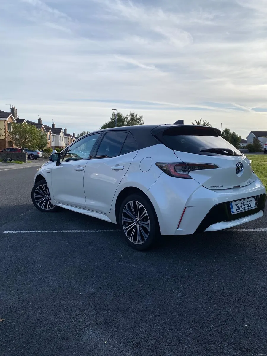 Toyota Corolla 2019 - Image 2
