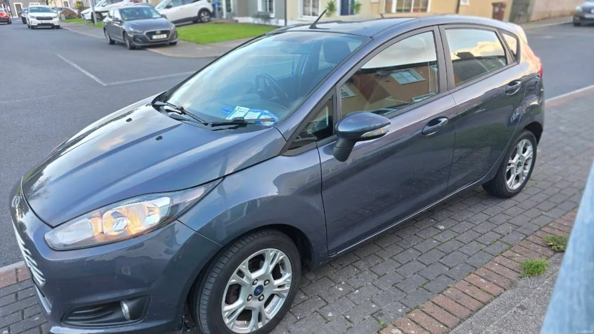 Ford Fiesta Zetech 1.2 - Image 2