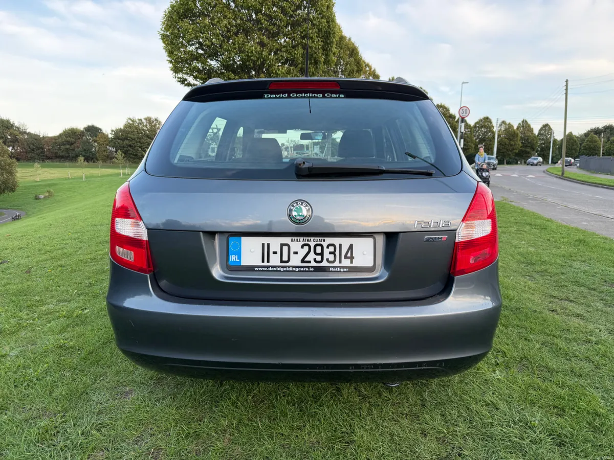 2011 Skoda  Fabia Combi 1 lady owner just 92k kms - Image 4