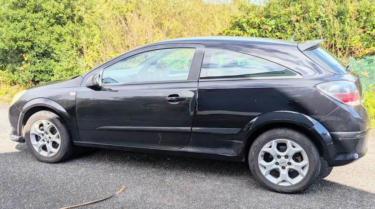 Opel Astra 2006 - Image 1
