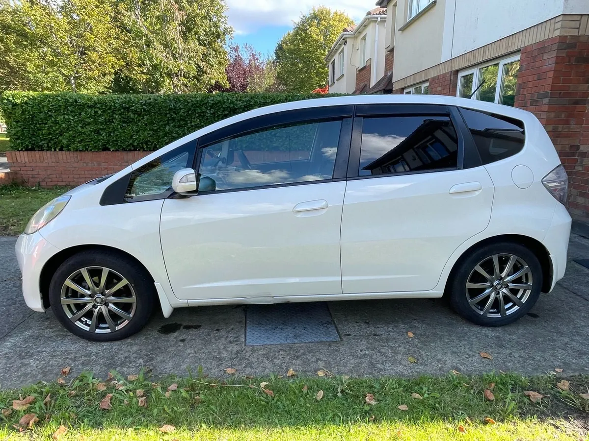 2011 Honda Fit - LOW MILEAGE (111k km) - Image 3