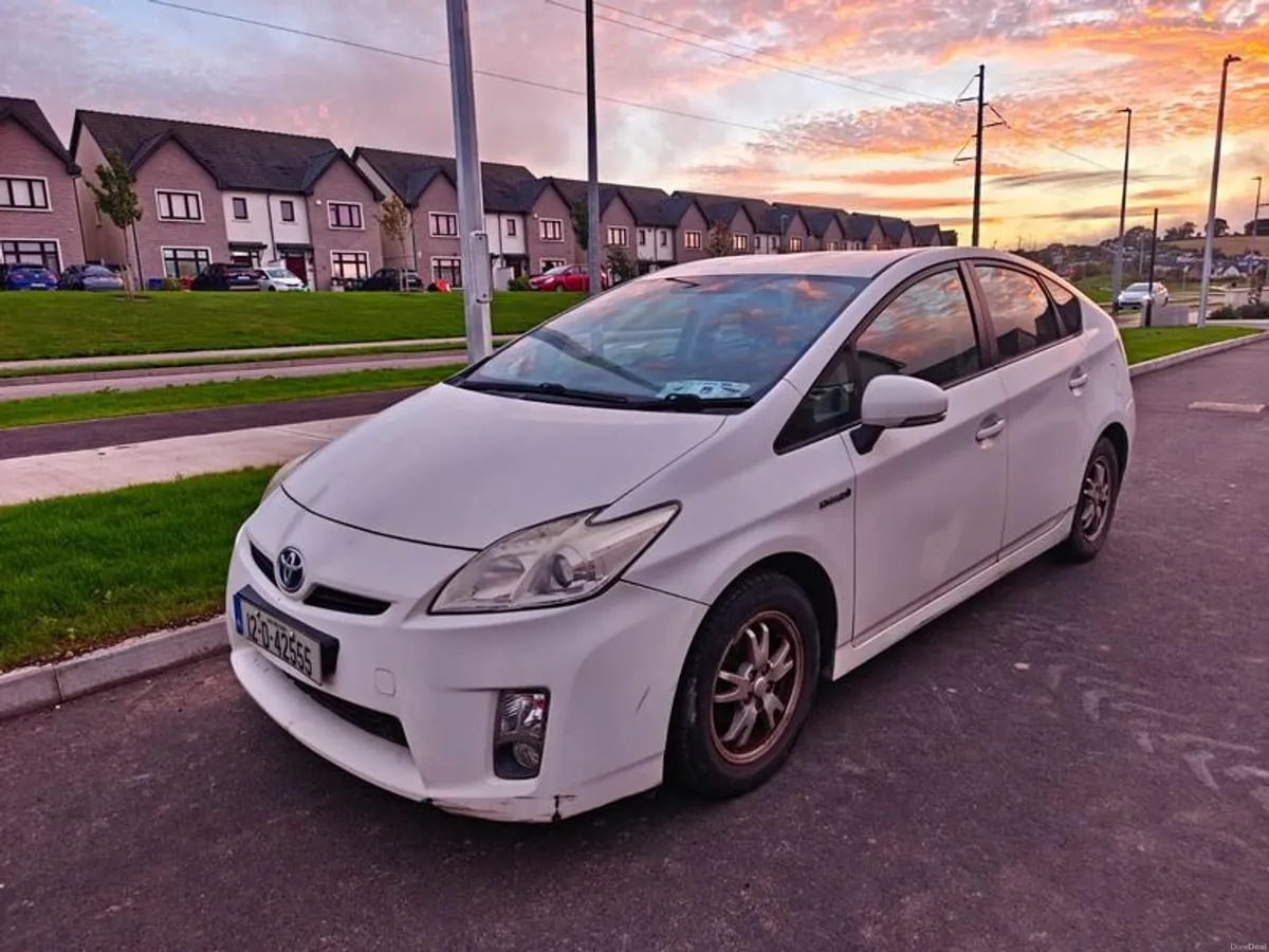 2012 Toyota Prius Hybrid Automatic - Image 6