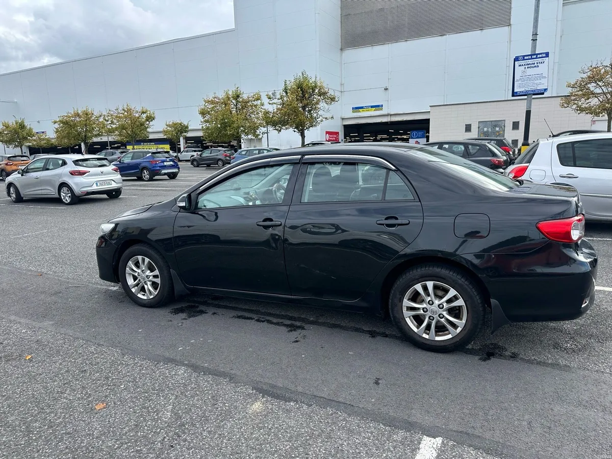 Toyota Corolla 2011 - Image 4