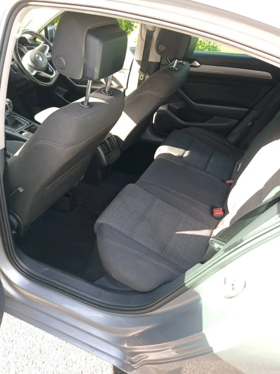 201 volkswagen passat - Image 6