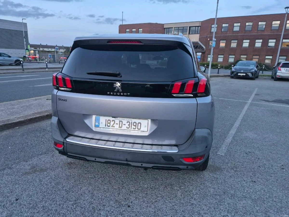 Peugeot 5008 - Image 2