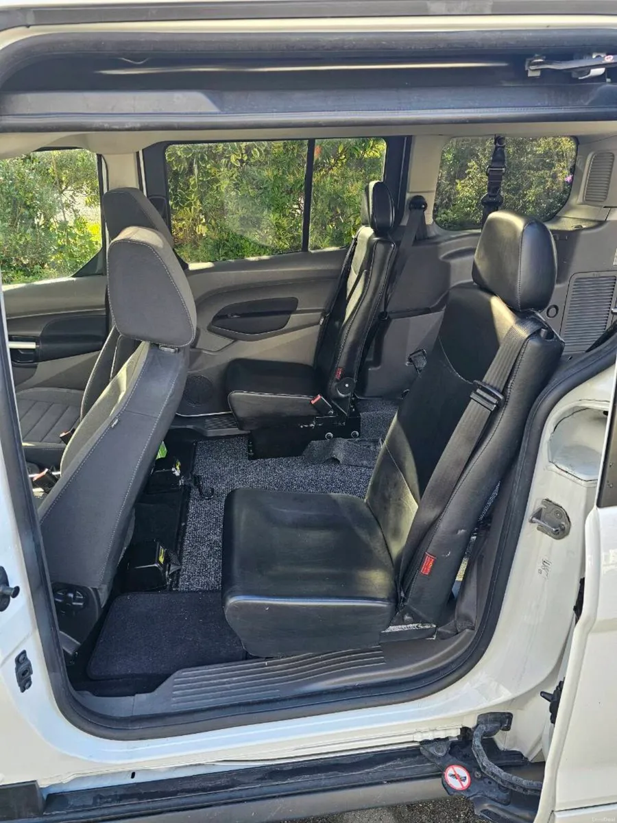 Ford Tourneo Connect WAV Wheelchair accessible - Image 6