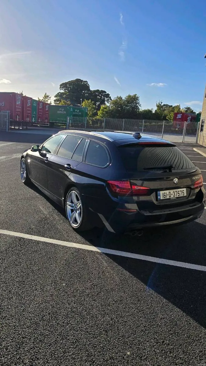 BMW 520D M sport  Turning - Image 3