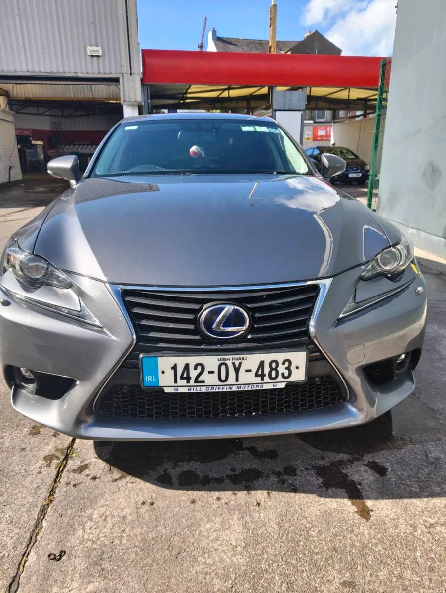 Lexus IS300H 2014 - Image 6