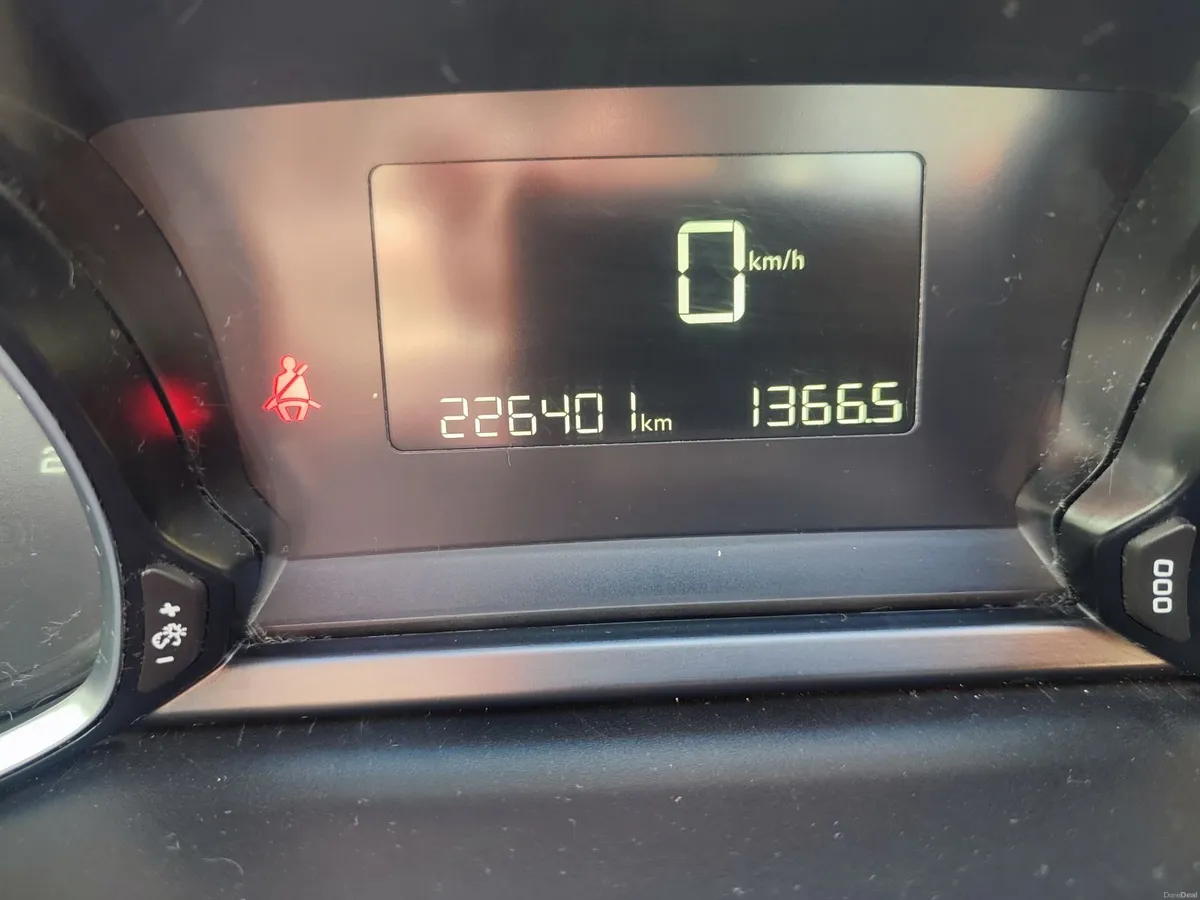 Peugeot 308 2015 - Image 2