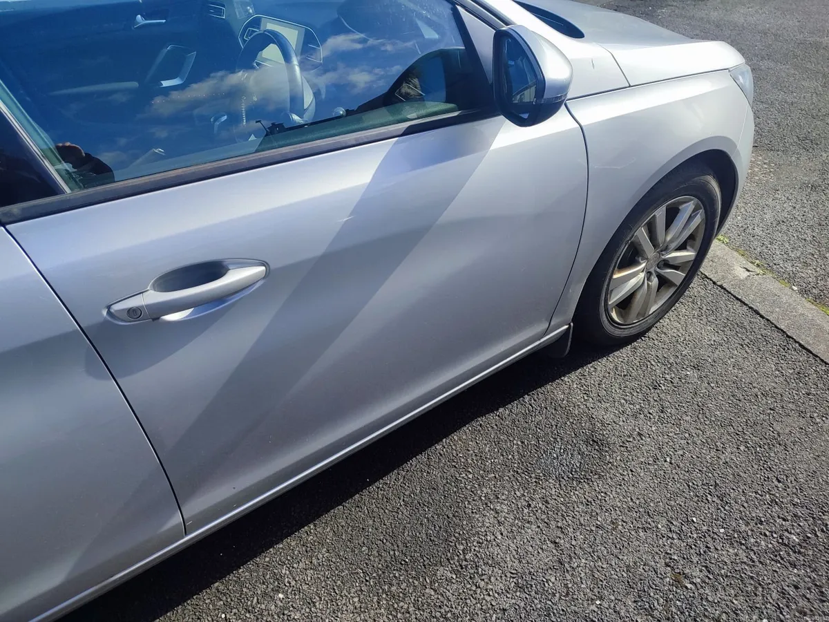 Peugeot 308 2015 - Image 5