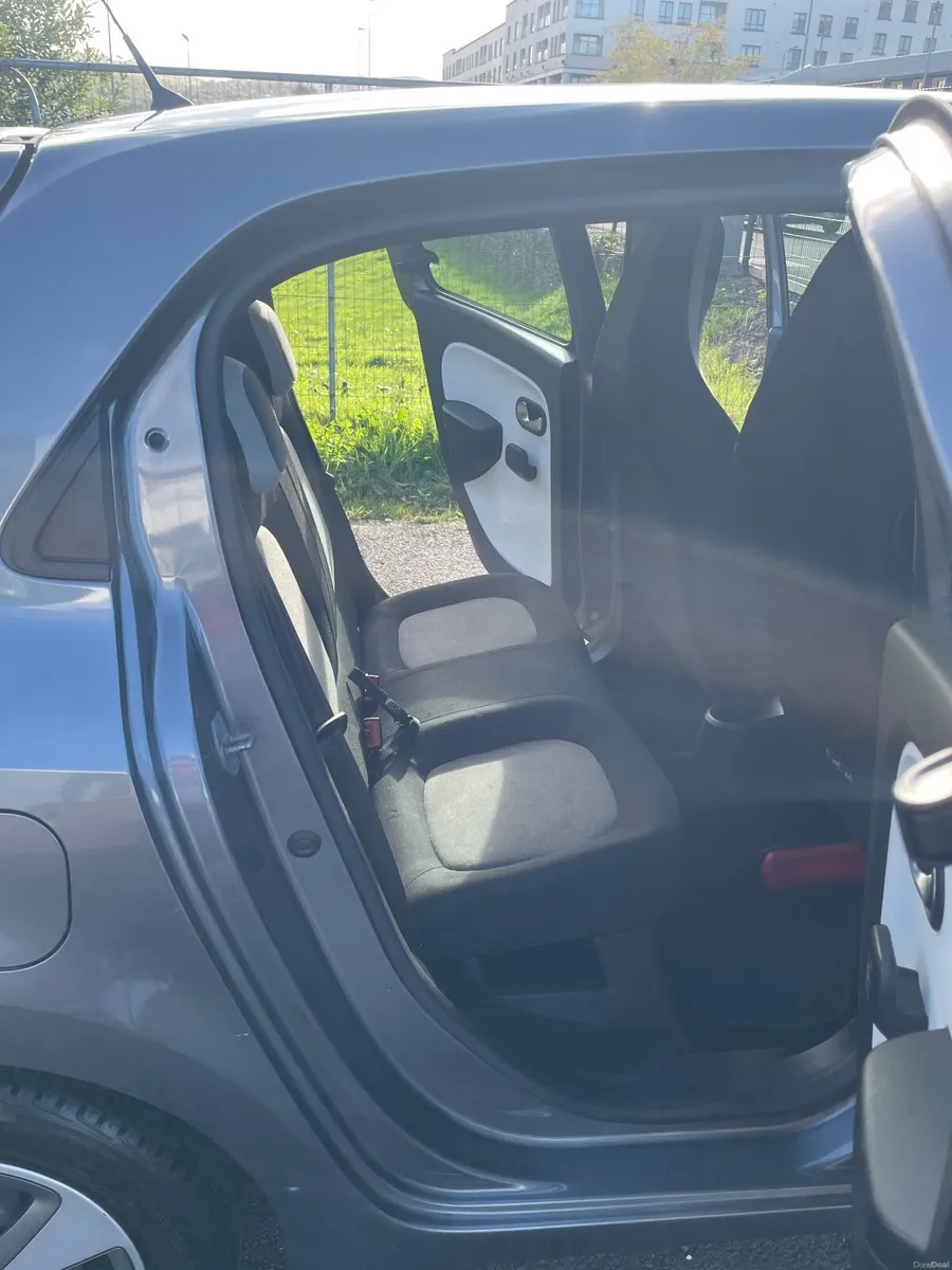 LEFT HAND DRIVE Renault Twingo 2017 - Image 2