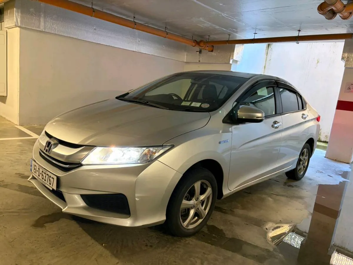 2015 Honda Grace Hybrid - Image 1