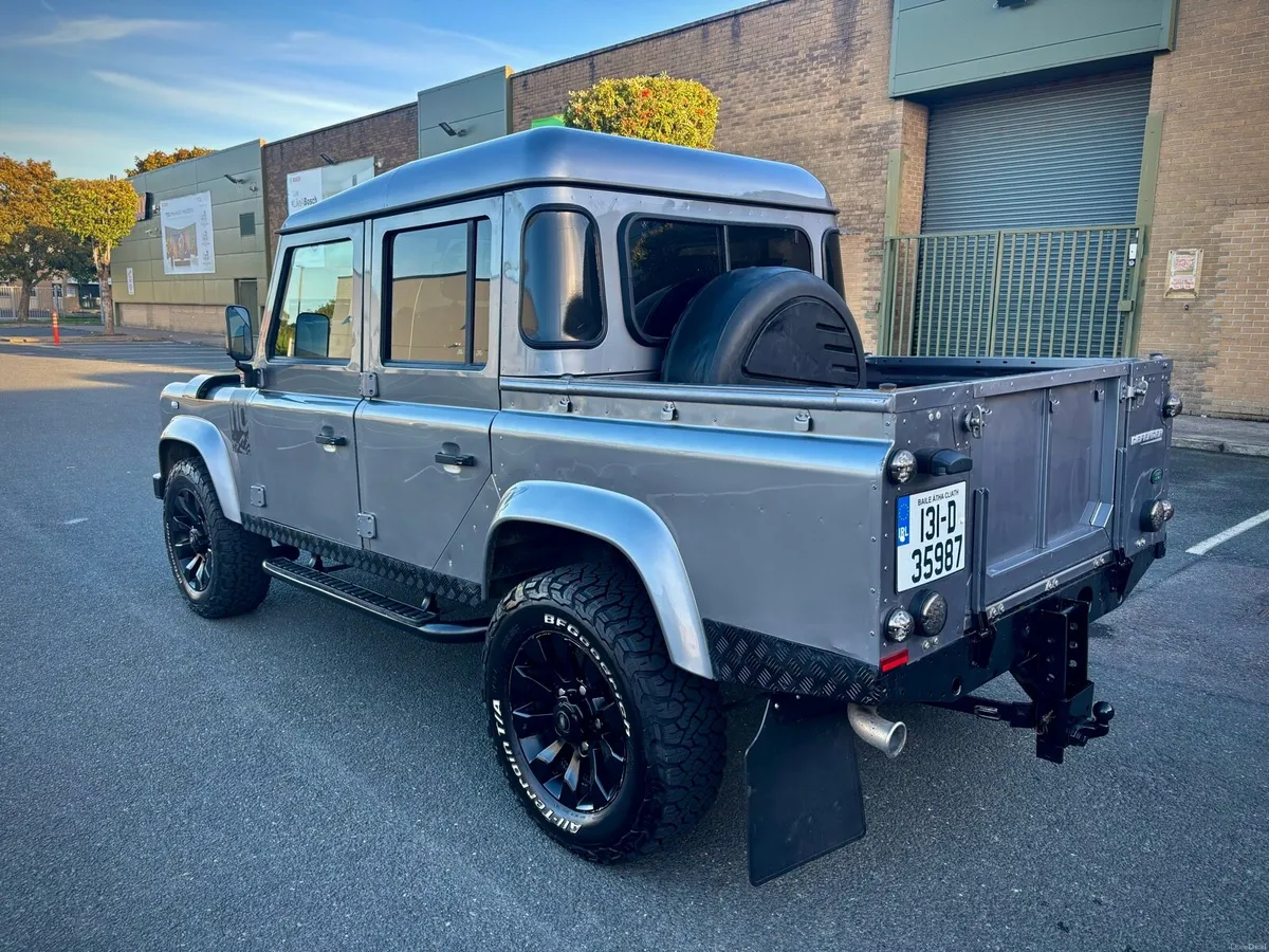 Landrover Defender 110 Crew Cab - Image 5