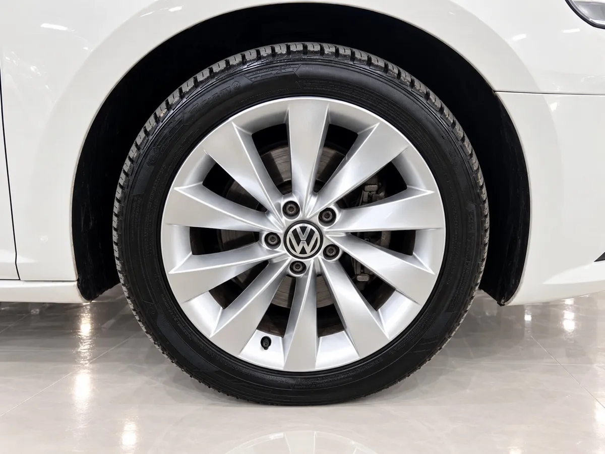 Volkswagen CC 2.0 TDI Sunroof - Image 5