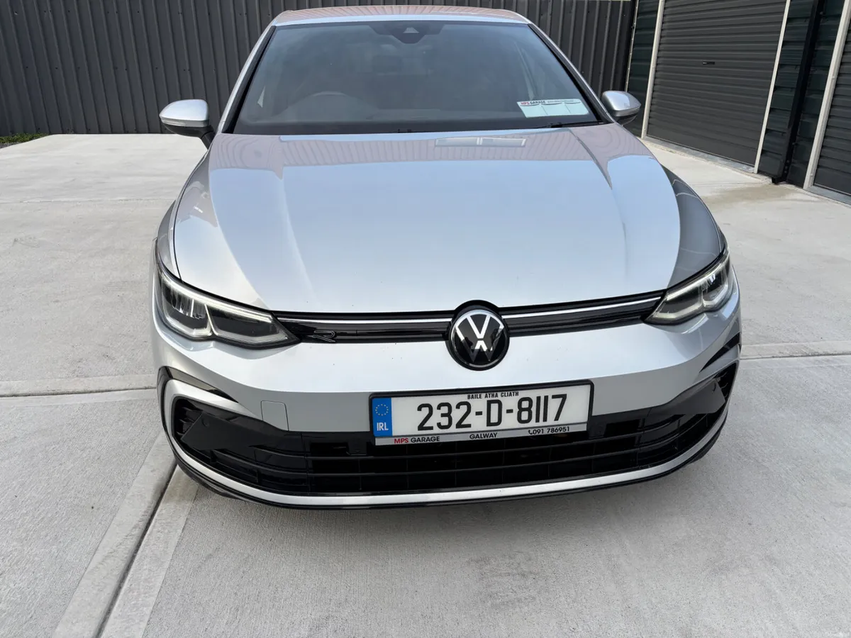 2023 Volkswagen Golf 1.5 TSI 130HP R-Line - Image 4
