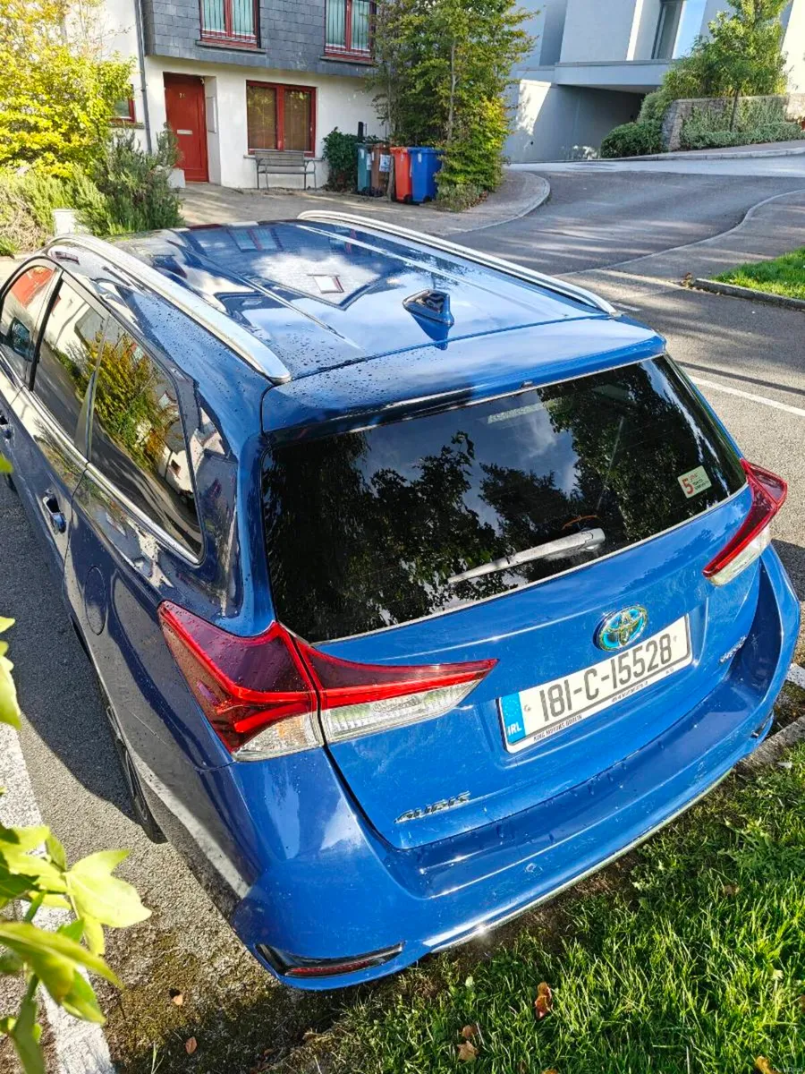 2018 Toyota Auris Touring Sports 1.8 Hybrid Design - Image 6