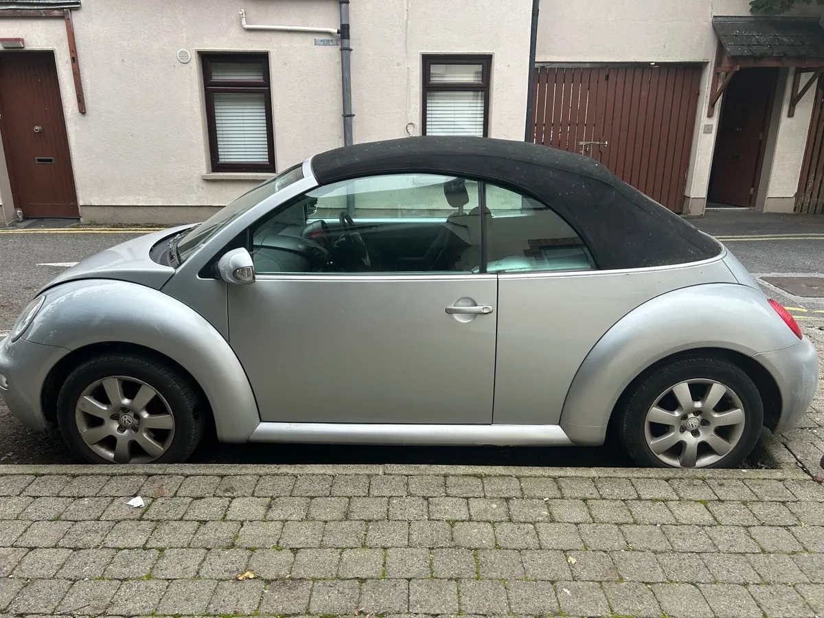 Volkswagen Beetle 2004 - Image 2