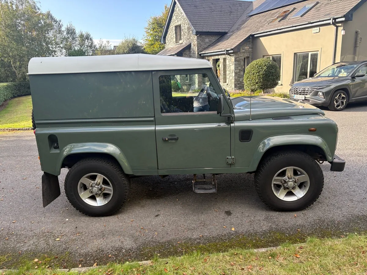 Landrover Defender - Image 6
