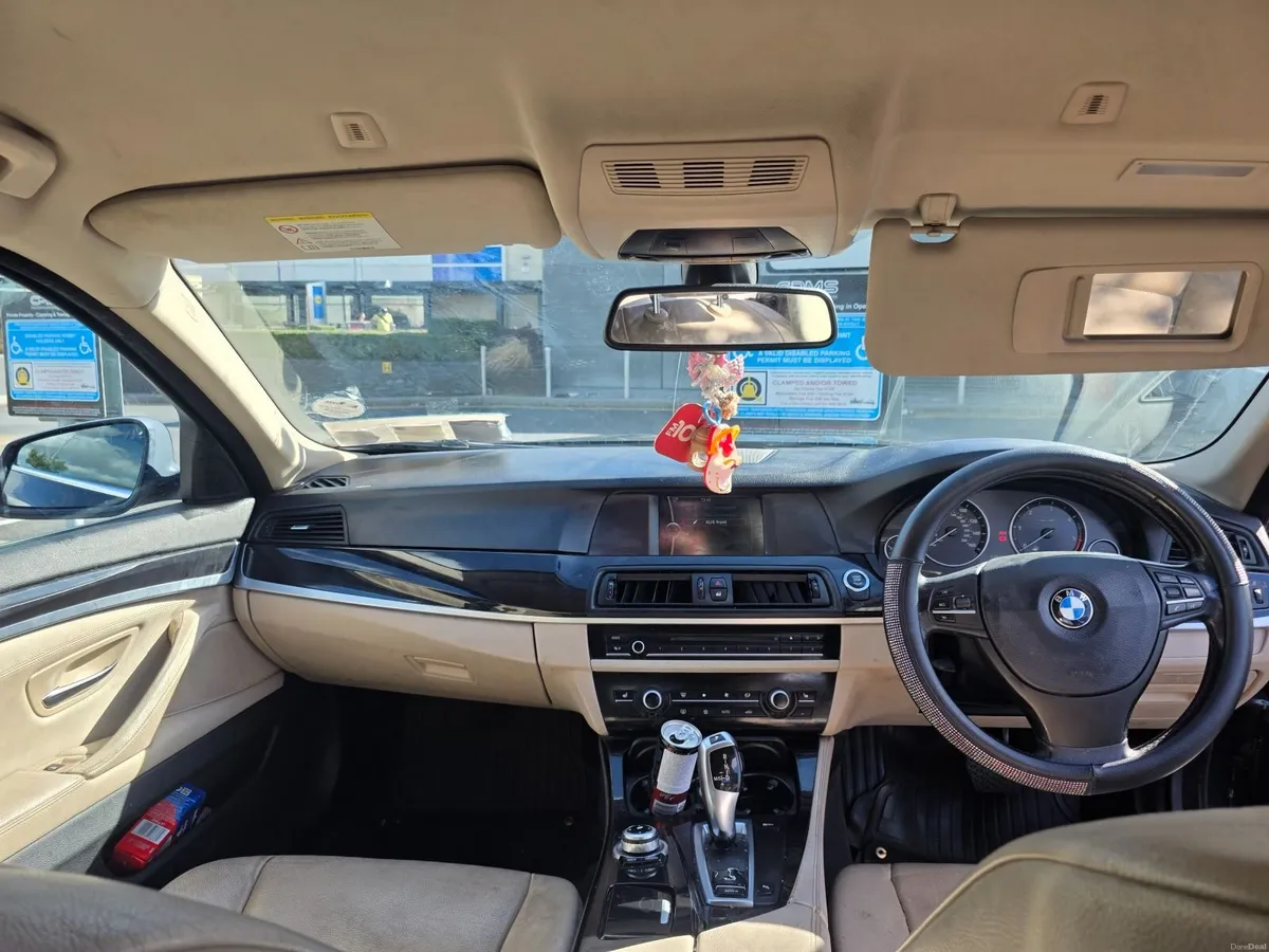 BMW 5-Series 2011 - Image 6