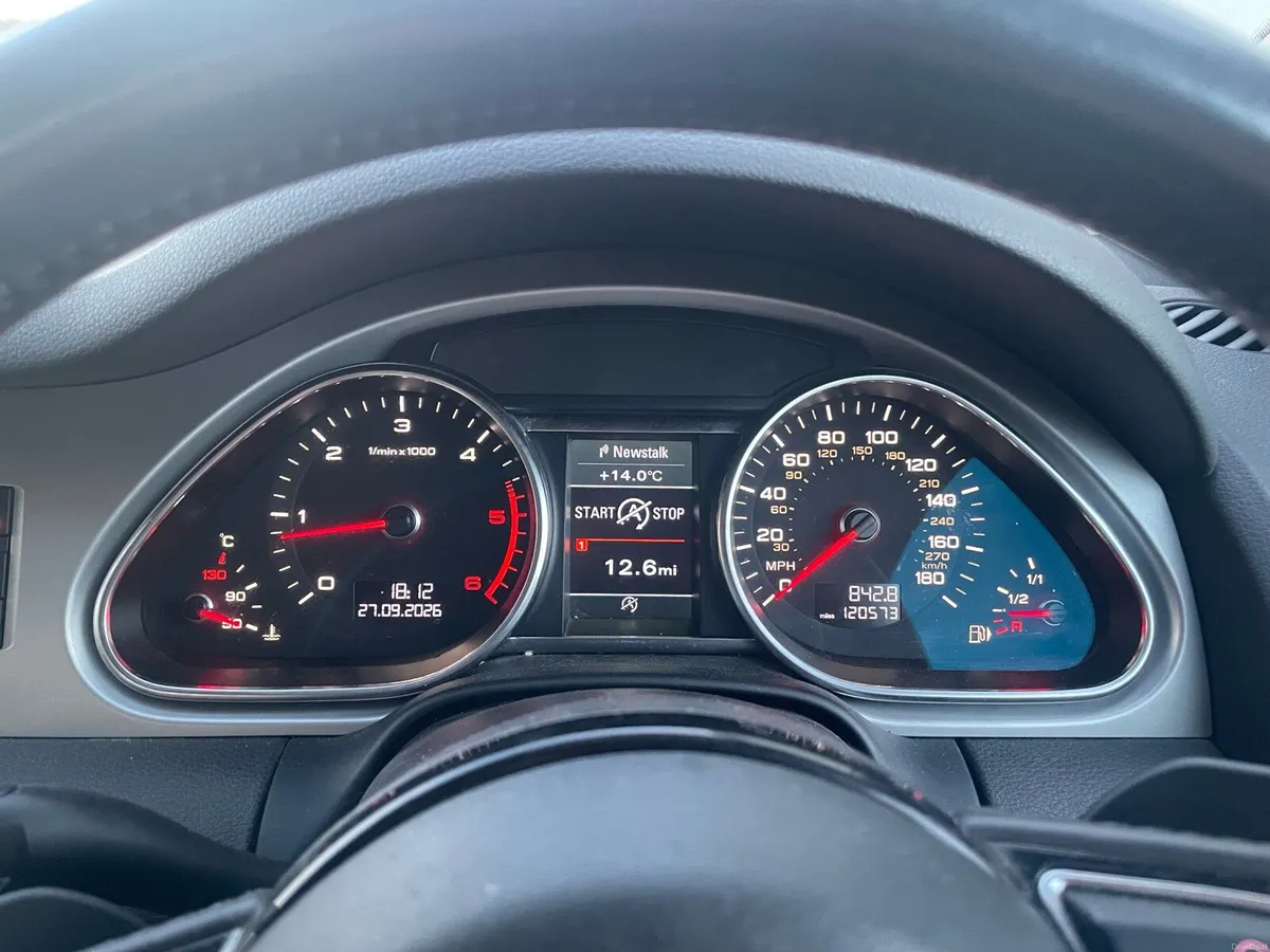 Audi Q7 - Image 6