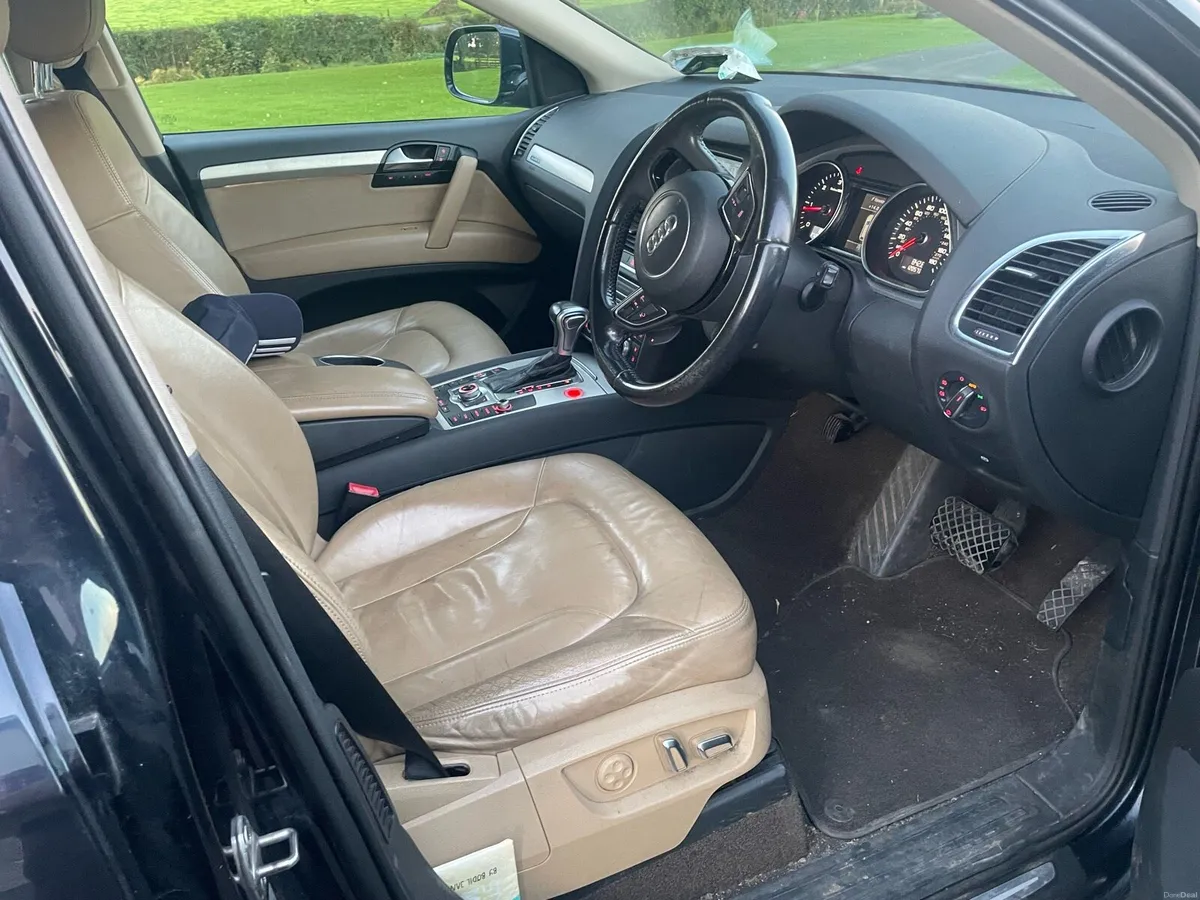 Audi Q7 - Image 2