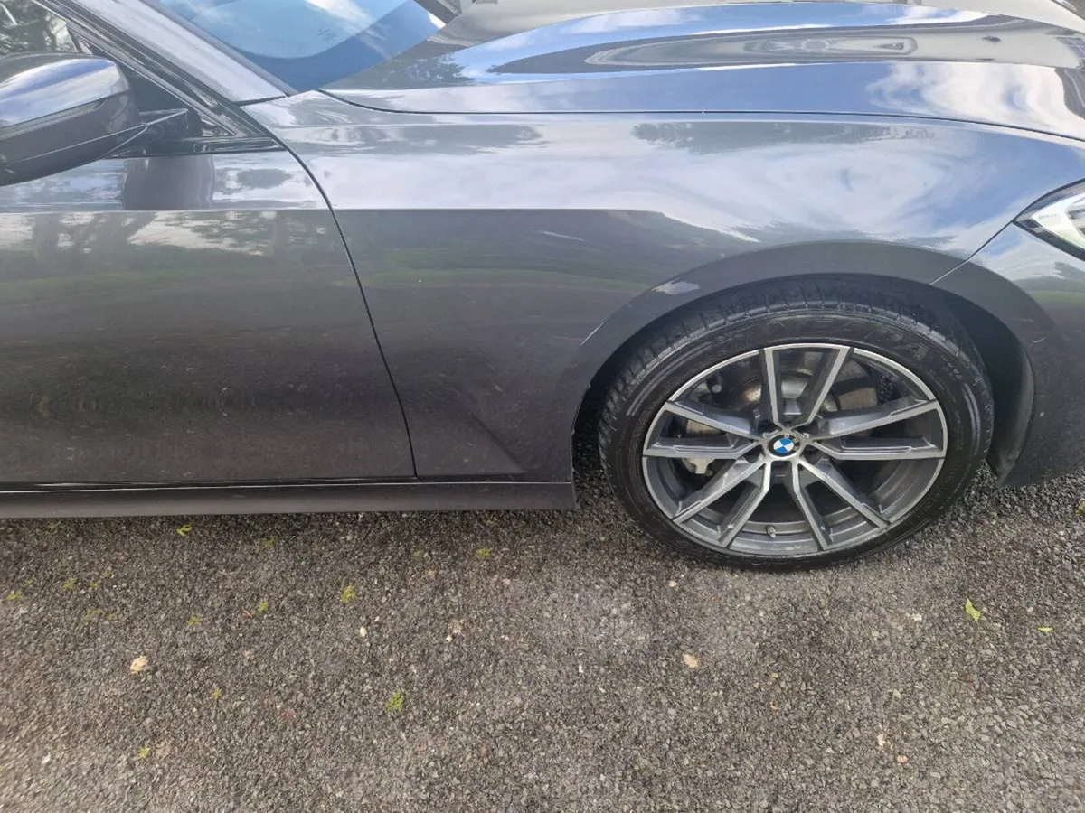 Bmw 330e - Image 2