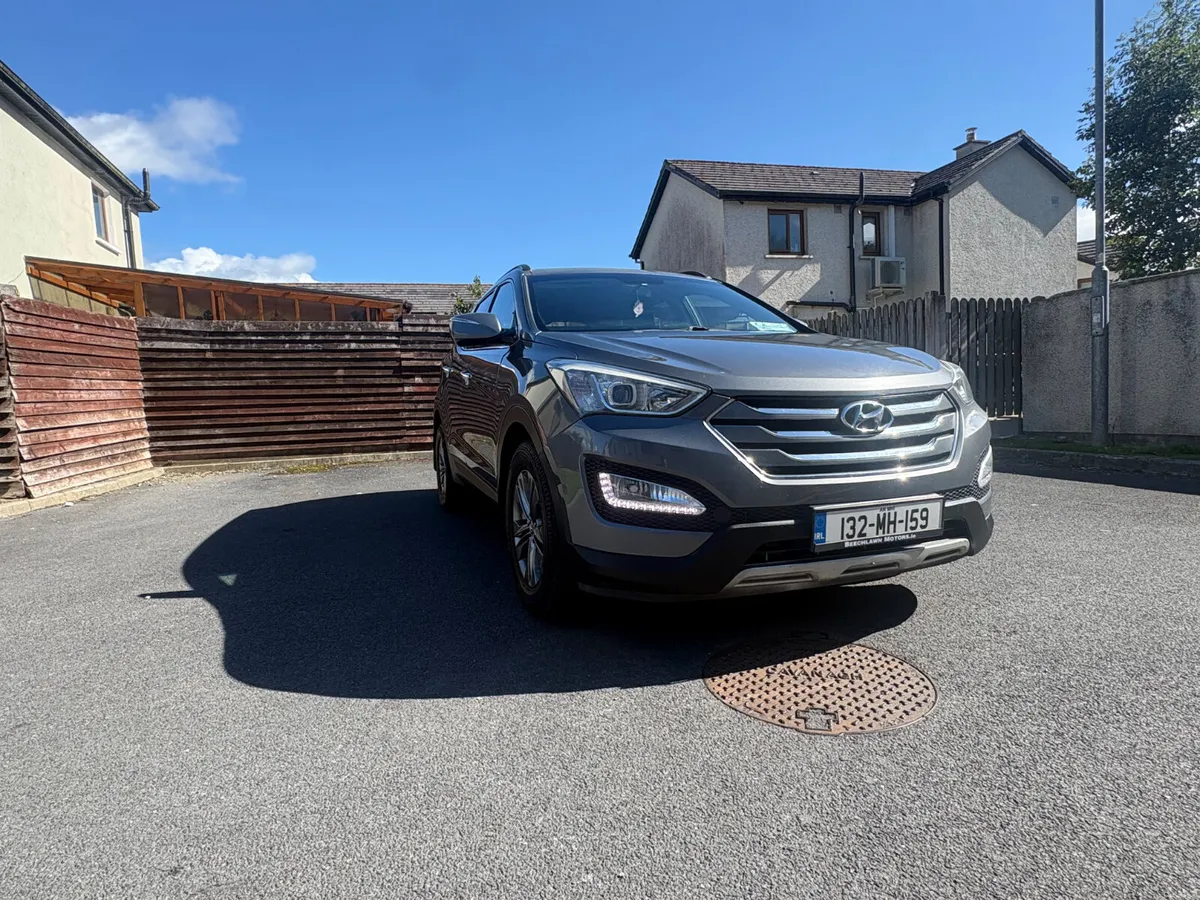 Hyundai Santa Fe 2013 - Image 2