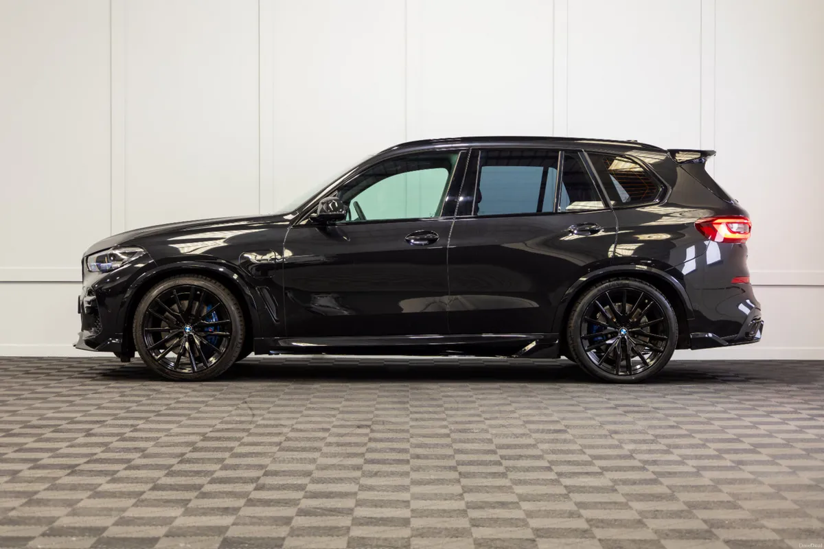 222 BMW X5 X-Drive 45e M-Sport - Image 3