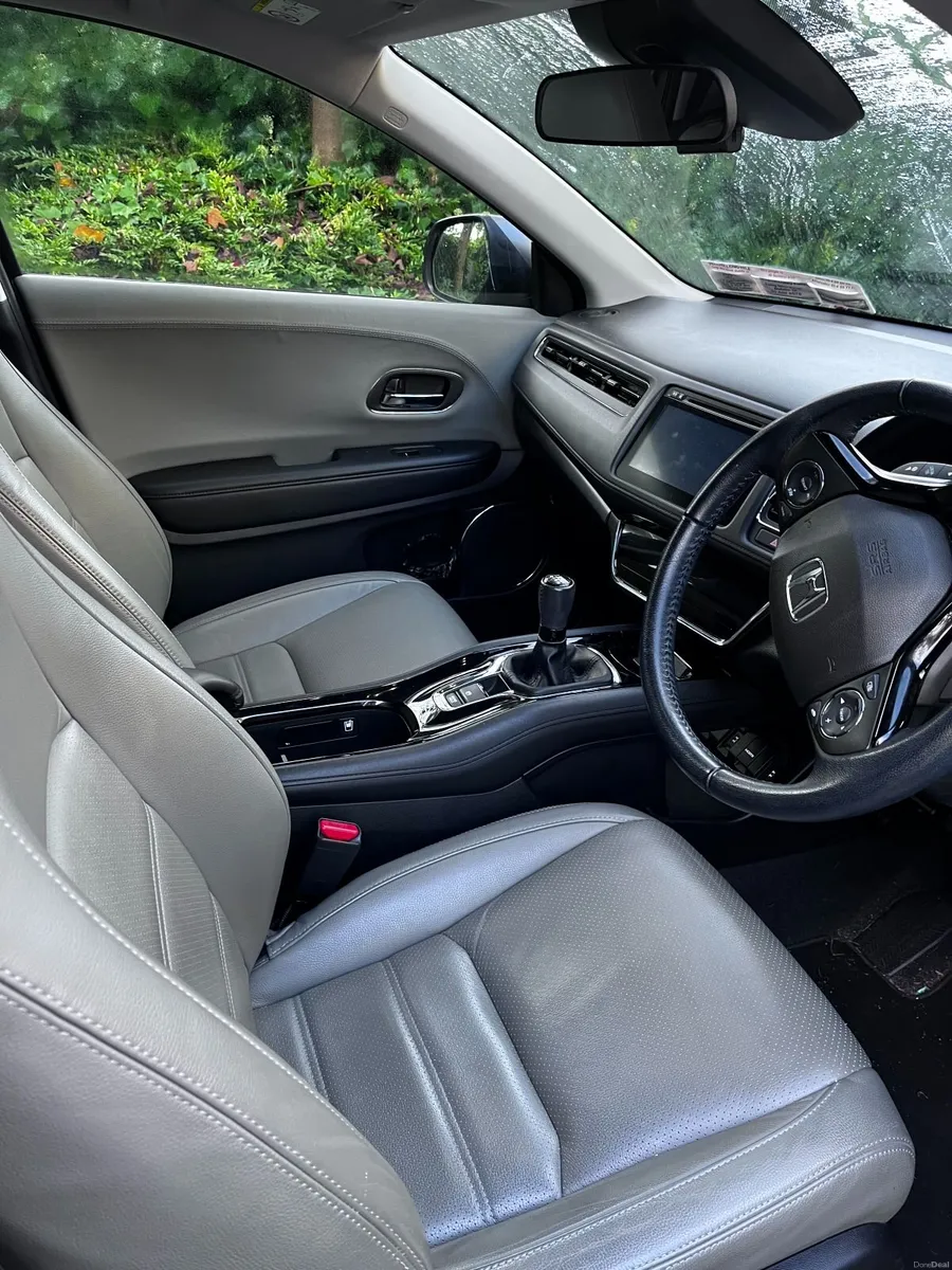 Loaded Honda HR-V 2020 - Image 6