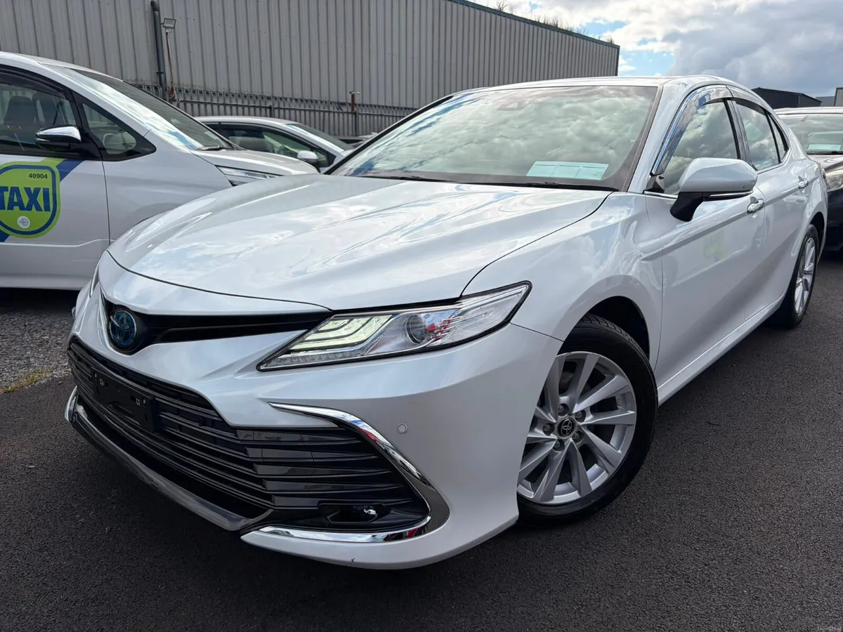 2021 Toyota Camry hybird automatic 1 owner - Image 2