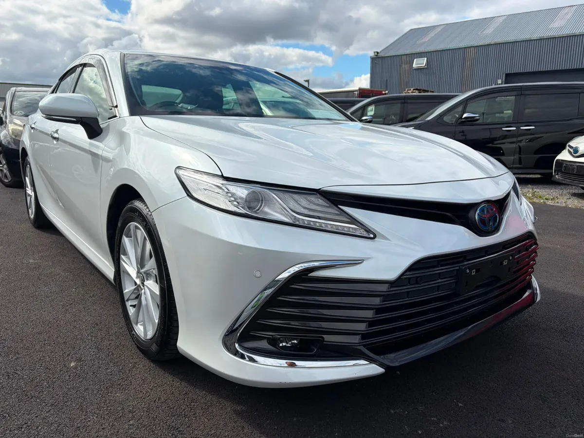 2021 Toyota Camry hybird automatic 1 owner - Image 3