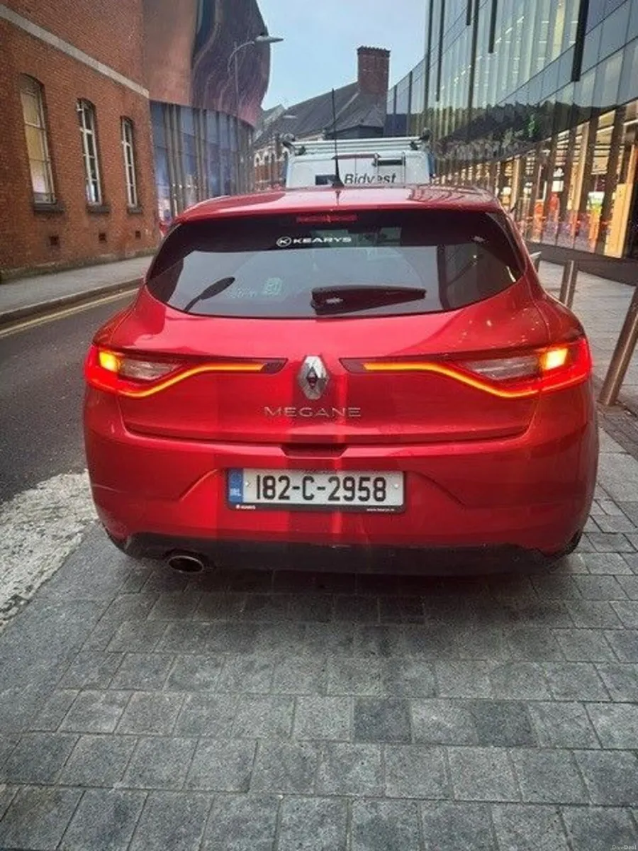 Renault Megane 2018 - Image 2
