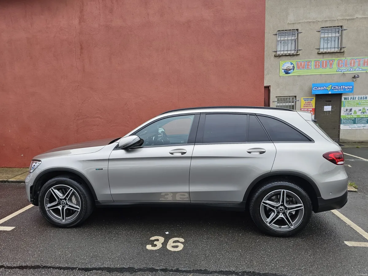 Mercedes-Benz GLC 2021 300de AMG SPEC - Image 3