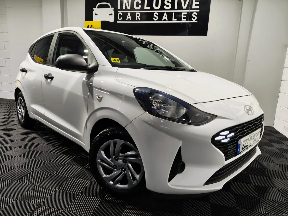 Hyundai i10 2023 CLASSIC SPEC EXTRAS LOW KMS - Image 1
