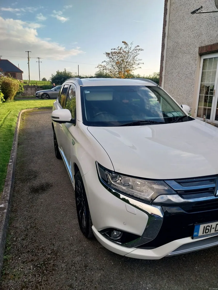 Mitsubishi Outlander 2016 - Image 2