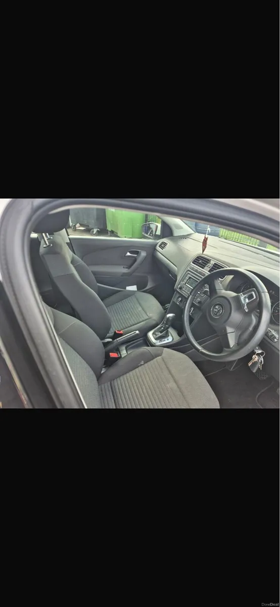 Volkswagen polo - Image 5